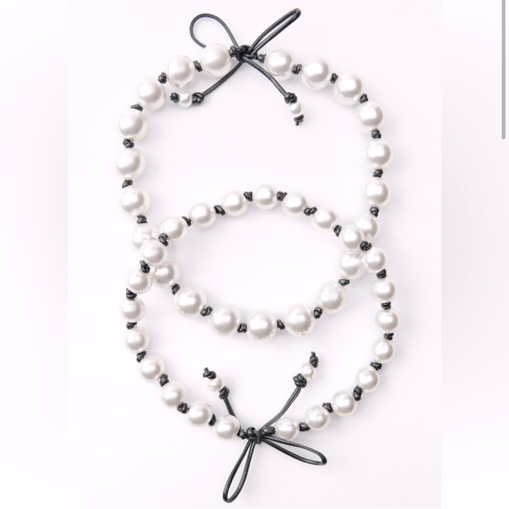 ZARA STUNNING 2-PACK PEARL NECKLACES W/FAUX LEATHER KNOT AND PEARL APPLIQUÉS🔥🔥🔥 - Picture 4 of 8